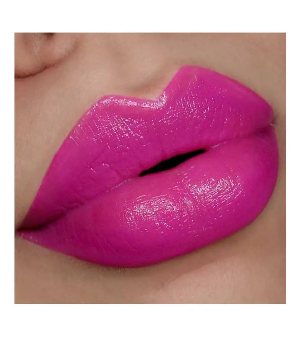 Barra de labios Pretty & Plump - Surge>L.A. Girl Hot