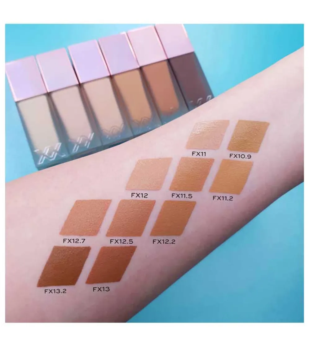 Base de maquillaje Glow Skin Fauxxdation - FX17.5>XX Revolution Discount