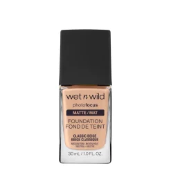 Base de maquillaje Photo Focus Matte - E371C: Classic Beige>Wet n Wild Outlet