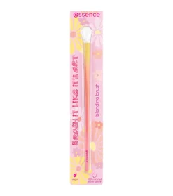 *Brush It Like It's Art* - Brocha difuminadora Blending Is Like Cardio For Artists>essence Hot