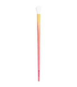 *Brush It Like It's Art* - Brocha difuminadora Blending Is Like Cardio For Artists>essence Hot
