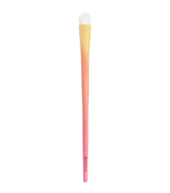*Brush It Like It's Art* - Brocha para difuminar Throwing A Little Color>essence
