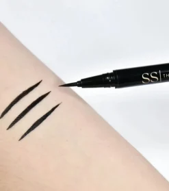 Delineador de ojos líquido Angy Garrido><noscript><img width=