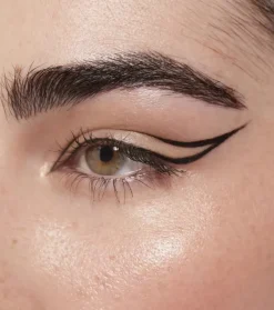 Delineador de ojos líquido Angy Garrido><noscript><img width=