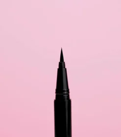 Delineador de ojos waterproof Black on Black>CORAZONA