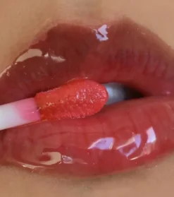 - Aceite de labios Hidratante Glow Getter - 008: Juicy Red>MOIRA