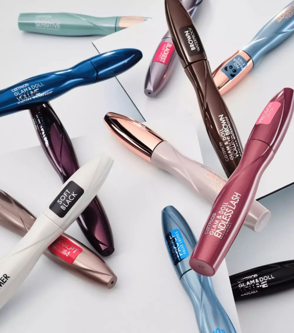 Máscara de pestañas voluminizadora waterproof Glam & Doll - Marrón>Catrice New