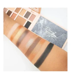 Paleta de sombras Marble - Revolutionary Earth><noscript><img width=