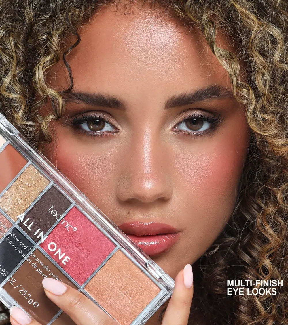 Paleta de sombras y rostro All in One>Technic Cosmetics Clearance