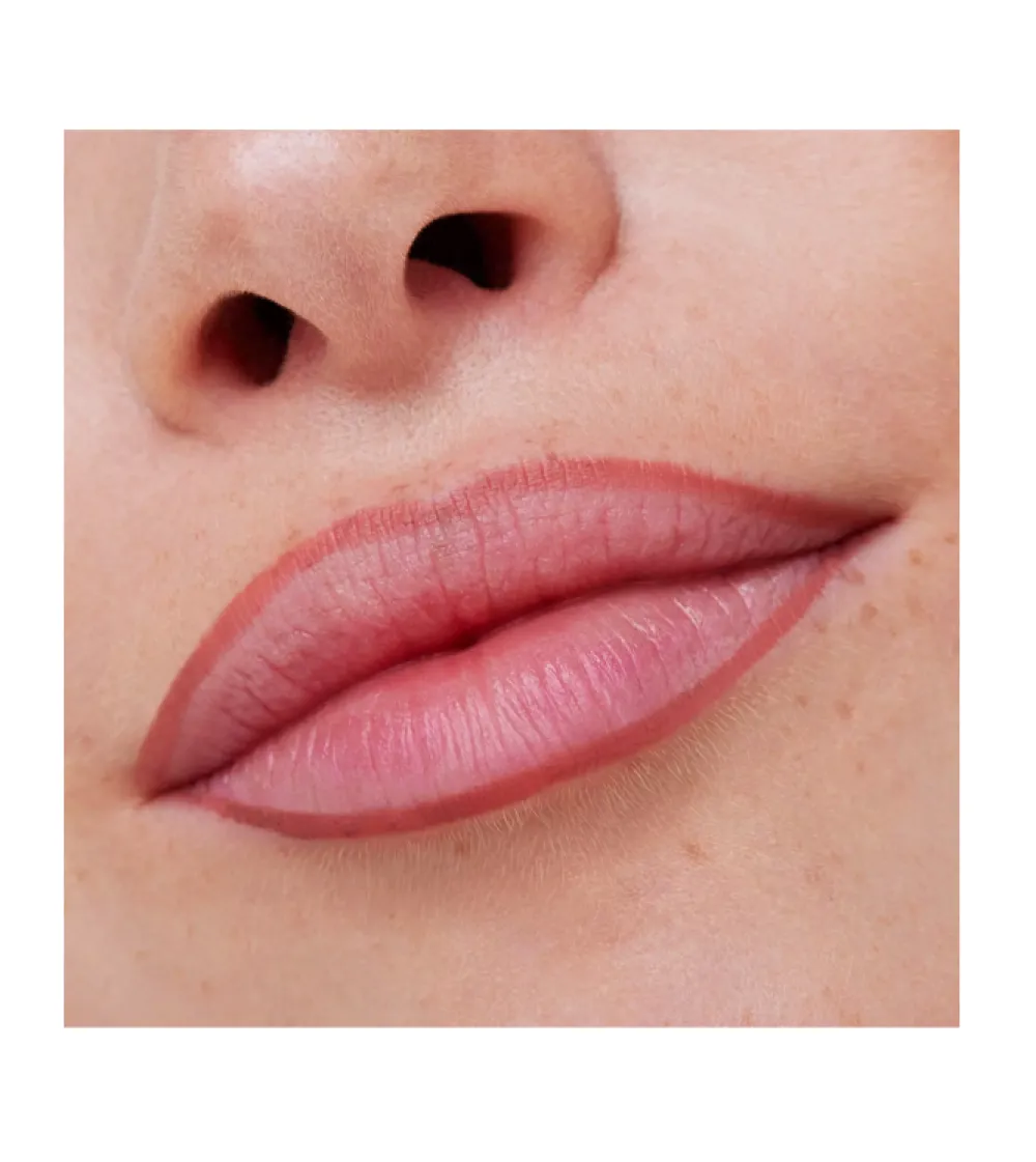 Perfilador de labios 8h Matte confort - 02: Silky Hazelnut>essence