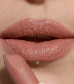 Revolution - Barra de labios satinada Lip Allure - Wifey Dusky Pink><noscript><img width=