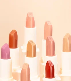 Revolution - Barra de labios satinada Lip Allure - Material Girl Wine><noscript><img width=