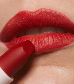 Revolution - Barra de labios satinada Lip Allure Soft Satin - CEO Brick Red><noscript><img width=