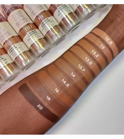 Revolution - Base de maquillaje IRL Filter - F20><noscript><img width=