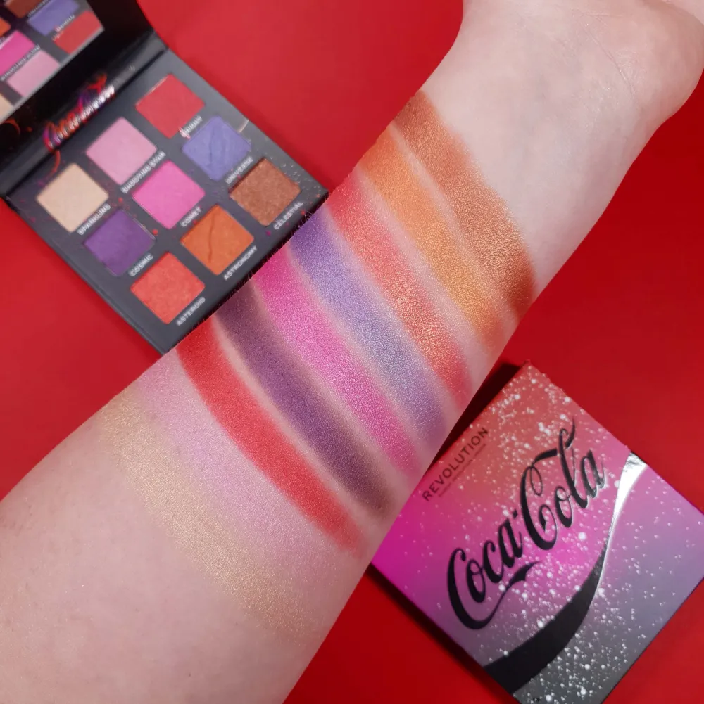 Revolution - *Coca Cola* - Mini paleta de sombras>Makeup Revolution New