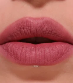 Revolution - Labial líquido mate Air Blur - Black Cherry><noscript><img width=