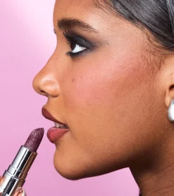 Revolution - *Metallic Muse* - Barra de labios con purpurina - Iced Berry><noscript><img width=
