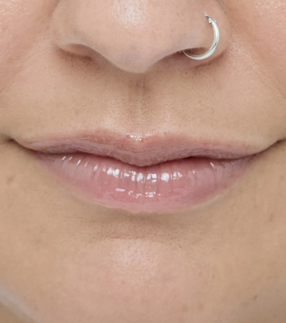 Revolution - Perfilador de labios Pout Liner - Glaze Clear>Makeup Revolution Online