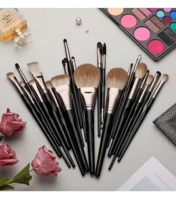 Set 21 brochas de maquillaje Black Swan><noscript><img width=