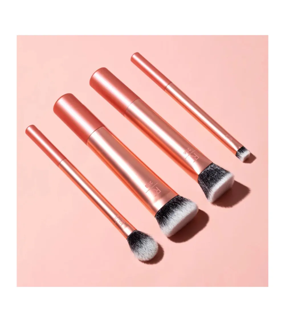 Set 4 brochas para rostro>Real Techniques Clearance