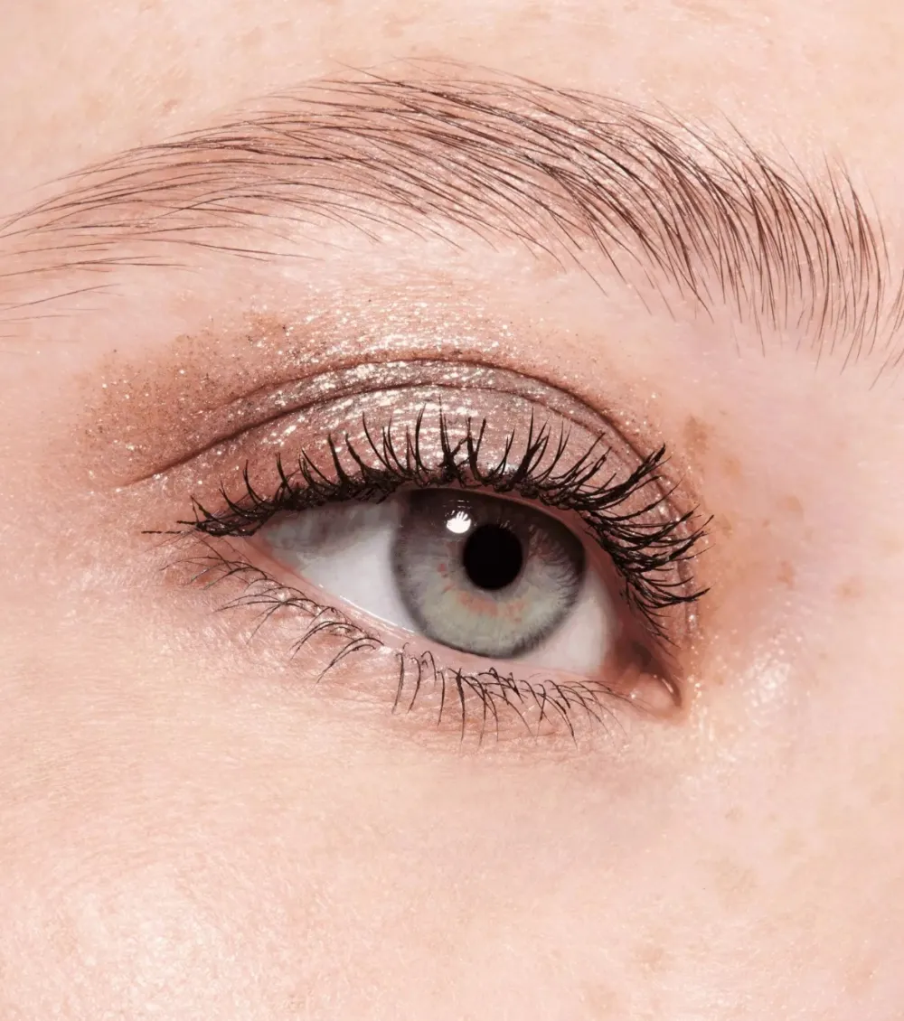 Sombra de ojos líquida Space Glam Chrome - 030: Galactic Glamour>Catrice Online