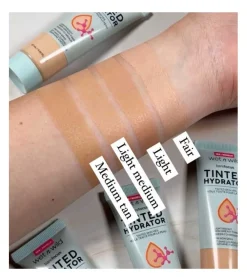 - Base de maquillaje Bare Focus Tinted Hydrator - Light><noscript><img width=